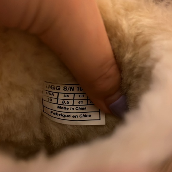 COPY - UGG Mini Floral Grunge Boots - Picture 5 of 8